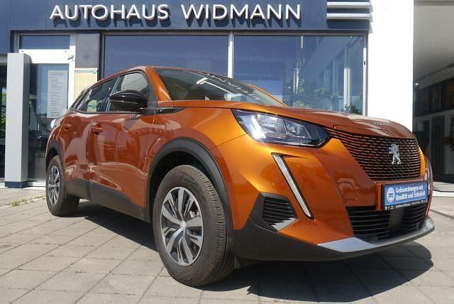 Gebraucht Peugeot e-2008 Active 100 kW (136 PS) 2022 Orange SUV
