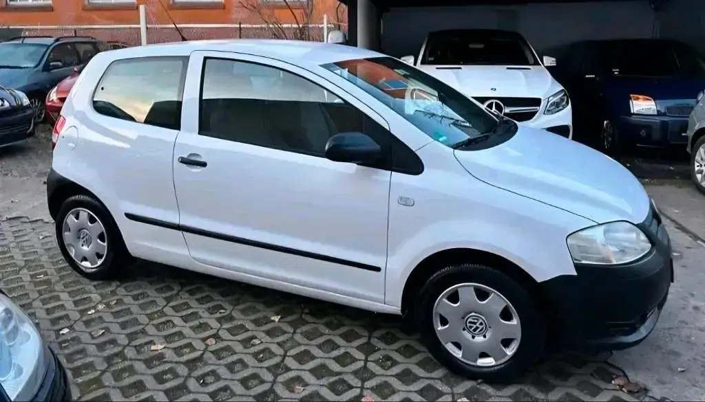 Używany VW Fox 55 KM (40 kW) 2007 Biały Hatchback