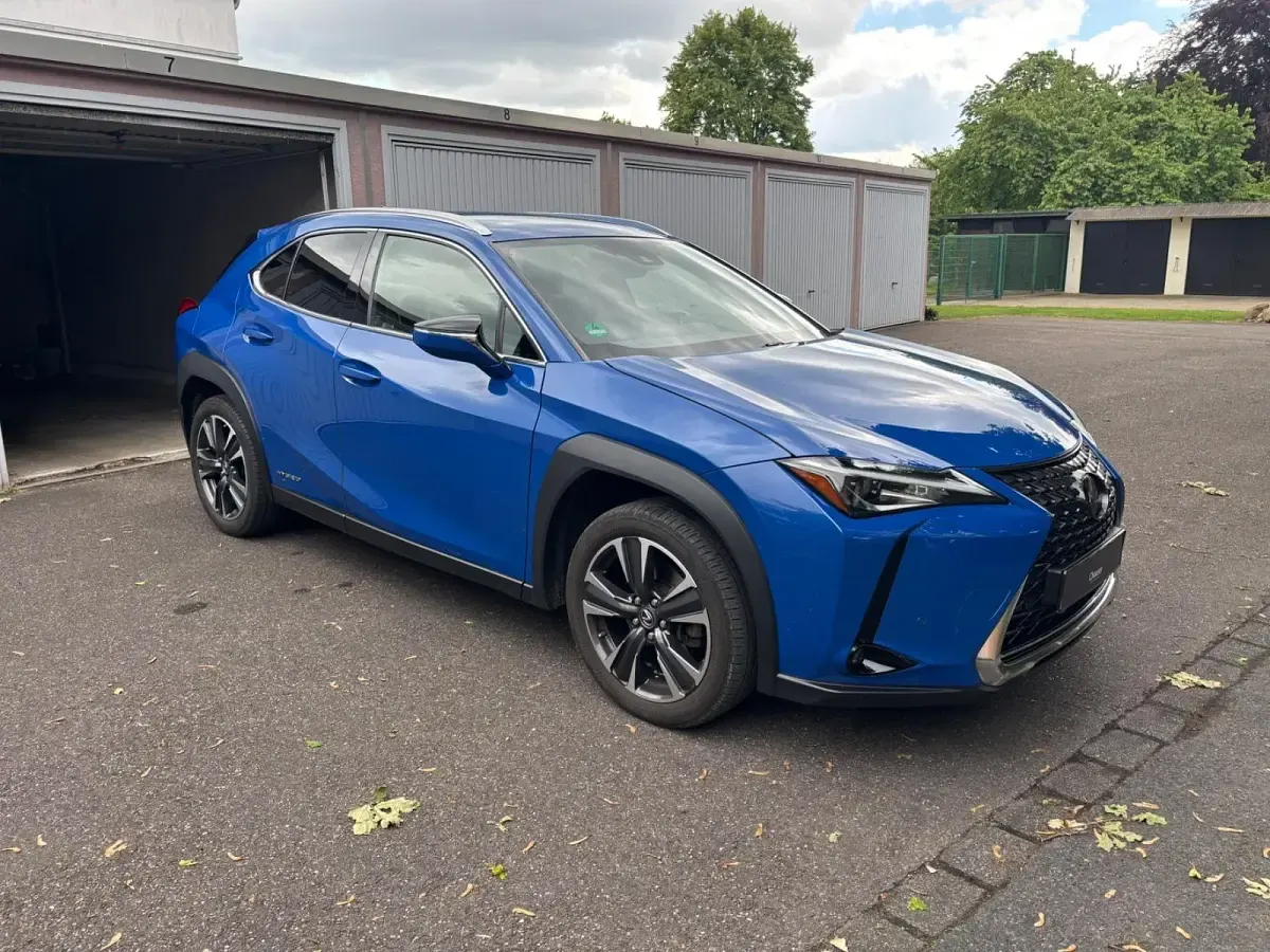 Gebraucht Lexus UX 250h 184 PS (135 kW) 2020 Blau SUV