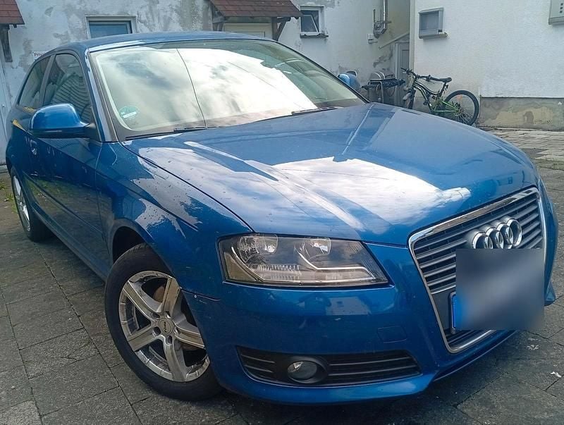 Blau Gebraucht 2010 Audi A3 Limousine | 2.350 € (Superpreis) - Bild 1/4