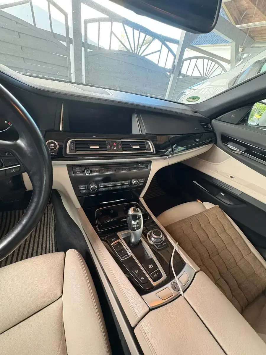 Gebraucht BMW 730 258 PS (189 kW) 2013 Schwarz Limousine