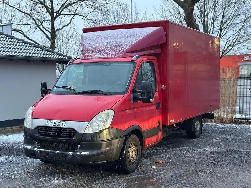 Rot Gebraucht 2013 Iveco Daily Van / Kleinbus | 8.490 € (Fairer Preis) - Bild 1/4