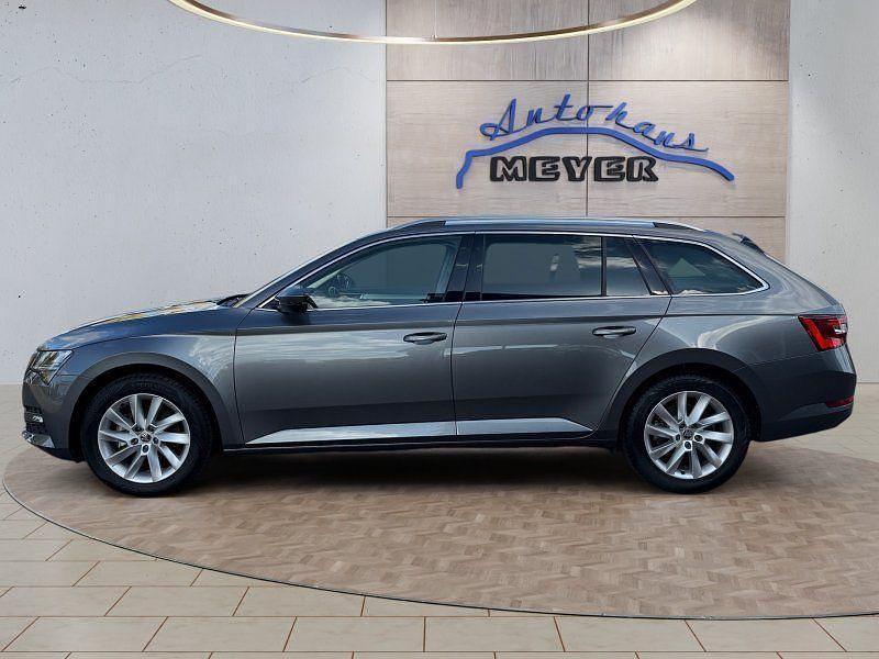 Gebraucht Skoda Superb 150 PS (110 kW) 2024 Graphite grau (metallic) Kombi