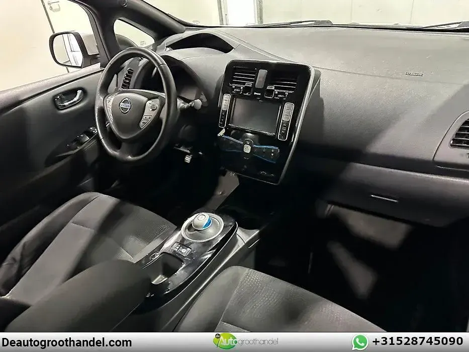 Gebraucht Nissan Leaf Acenta 80 kW (109 PS) 2017 Weiß Kleinwagen