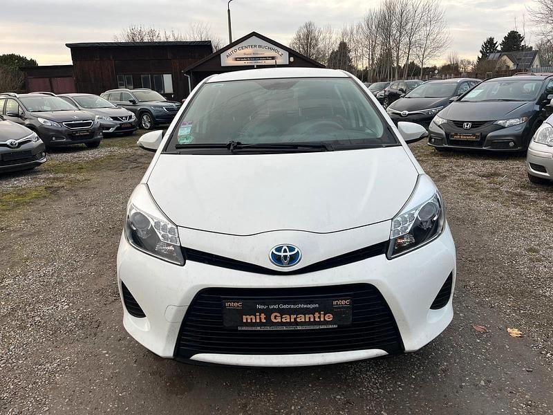Gebraucht Toyota Yaris Hybrid Comfort 75 PS (55 kW) 2012 Weiß Kleinwagen