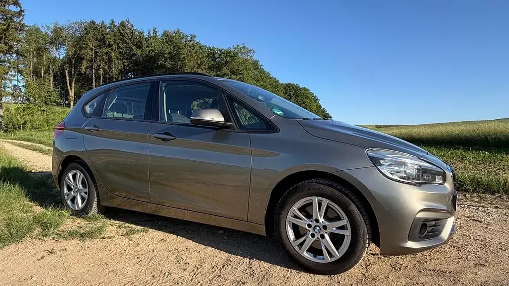 Gebraucht BMW 220 Active Tourer Sport Line 192 PS (141 kW) 2016 Silber Van / Kleinbus