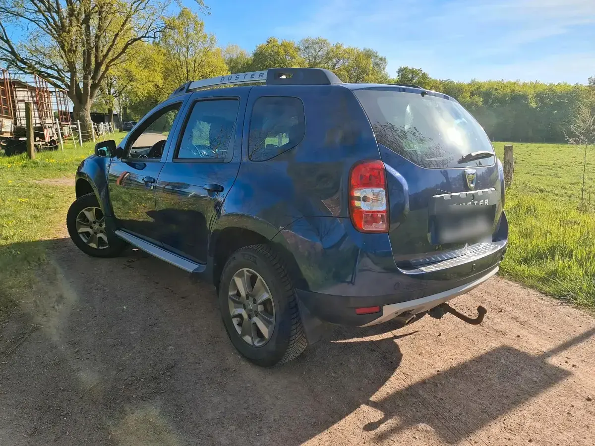 Używany Dacia Duster 105 KM (77 kW) 2016 Andere farben SUV