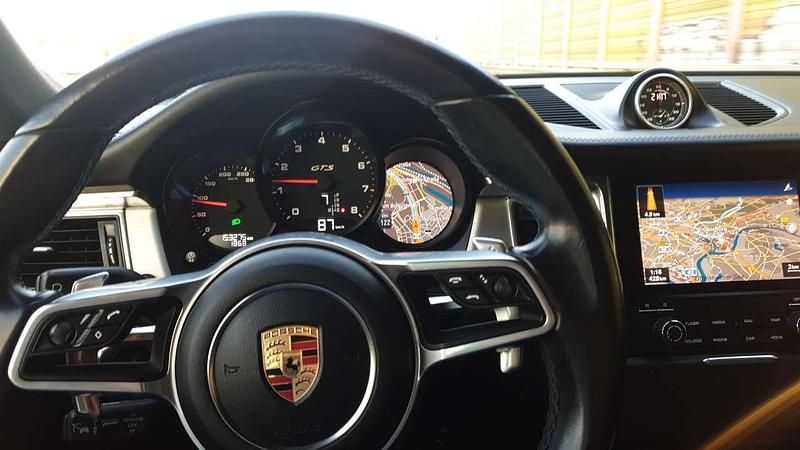 Grau Gebraucht 2016 Porsche Macan GTS SUV | 33.333 € (Fairer Preis) - Bild 1/4