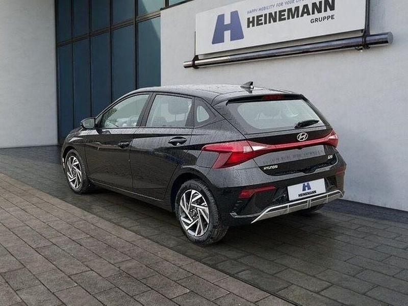 Neu Hyundai i20 Trend 101 PS (74 kW) 2025 Phantom black Kleinwagen