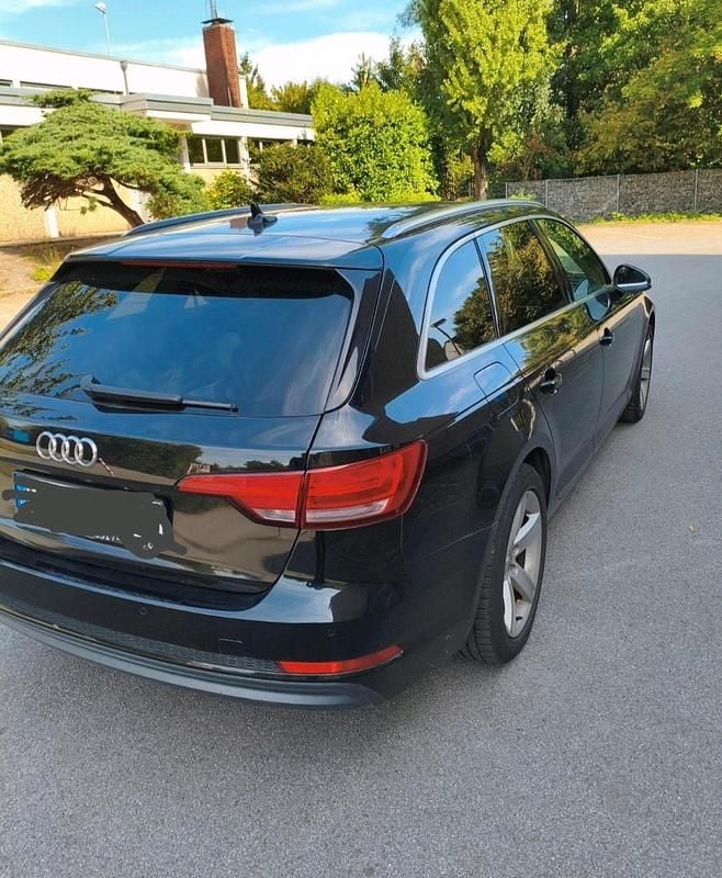 Gebraucht Audi A4 150 PS (110 kW) 2016 Schwarz Kombi