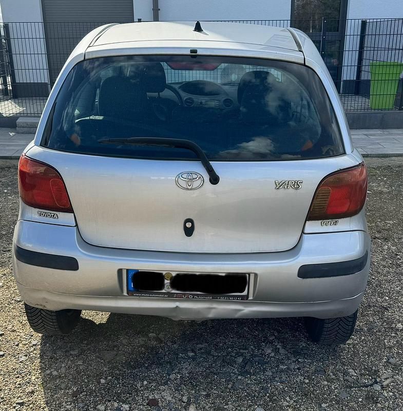 Gebraucht Toyota Yaris 65 PS (47 kW) 2003 Grau Kleinwagen