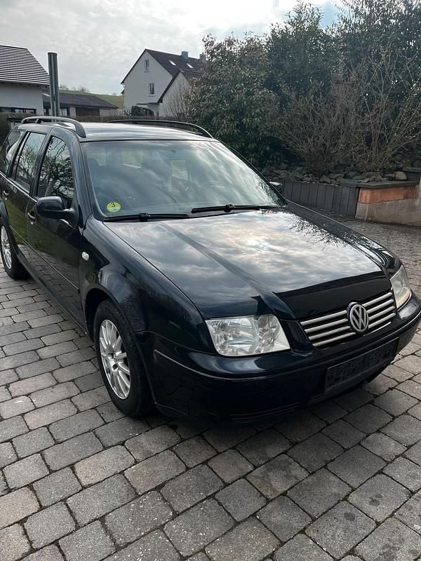 Gebraucht VW Bora 101 PS (74 kW) 2002 Blau Kombi
