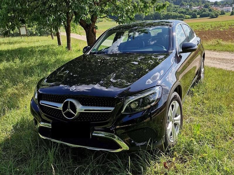 Schwarz Gebraucht 2017 Mercedes GLC250 Edition 1 Coupé | 32.500 € (Fairer Preis) - Bild 1/4
