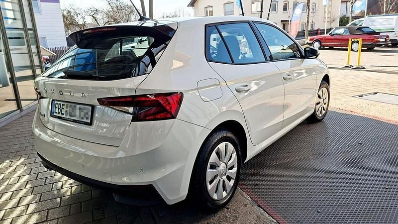 Gebraucht Skoda Fabia Essence 95 PS (69 kW) 2024 Weiß Kleinwagen
