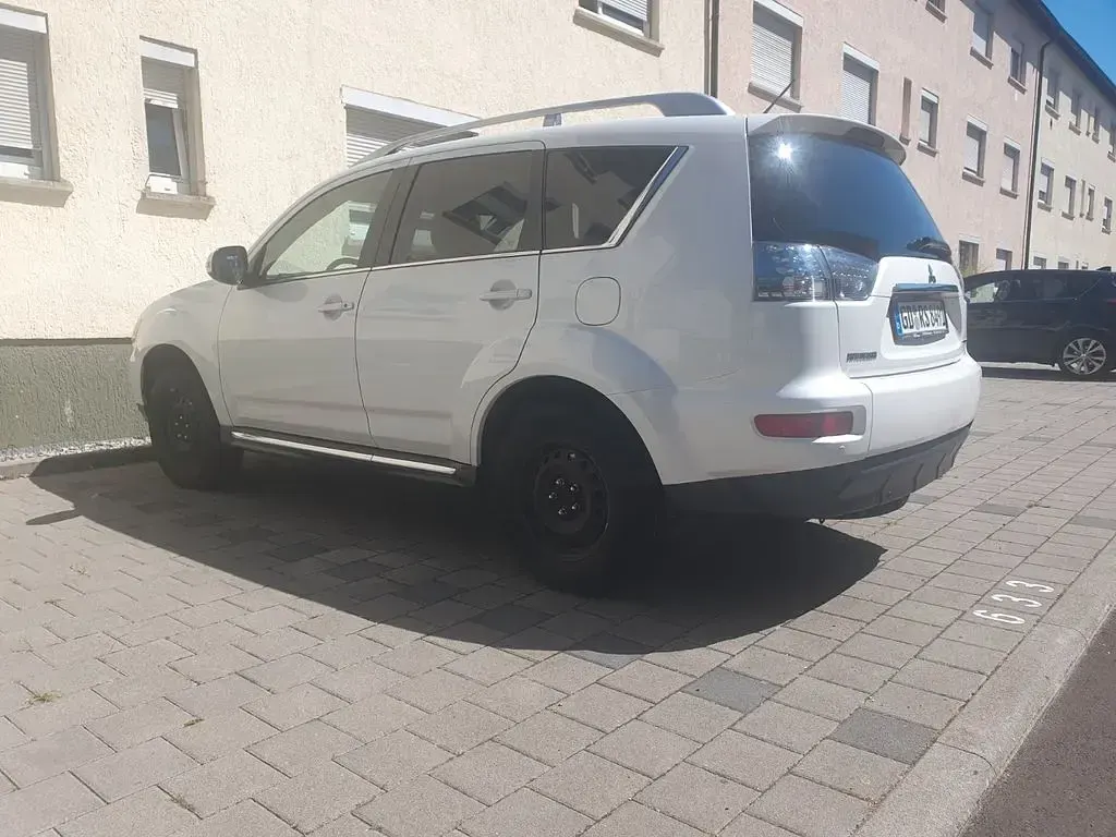 Gebraucht Mitsubishi Outlander Invite 147 PS (108 kW) 2010 Weiß SUV