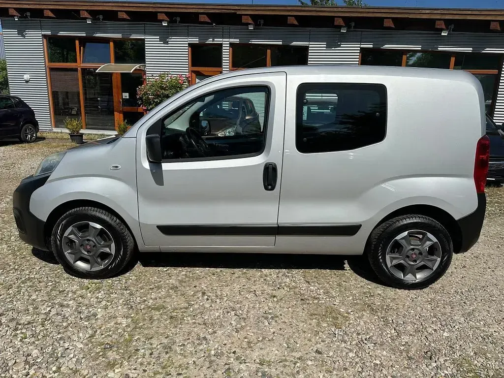 Gebraucht Fiat Fiorino 80 PS (58 kW) 2016 Silber Van / Kleinbus