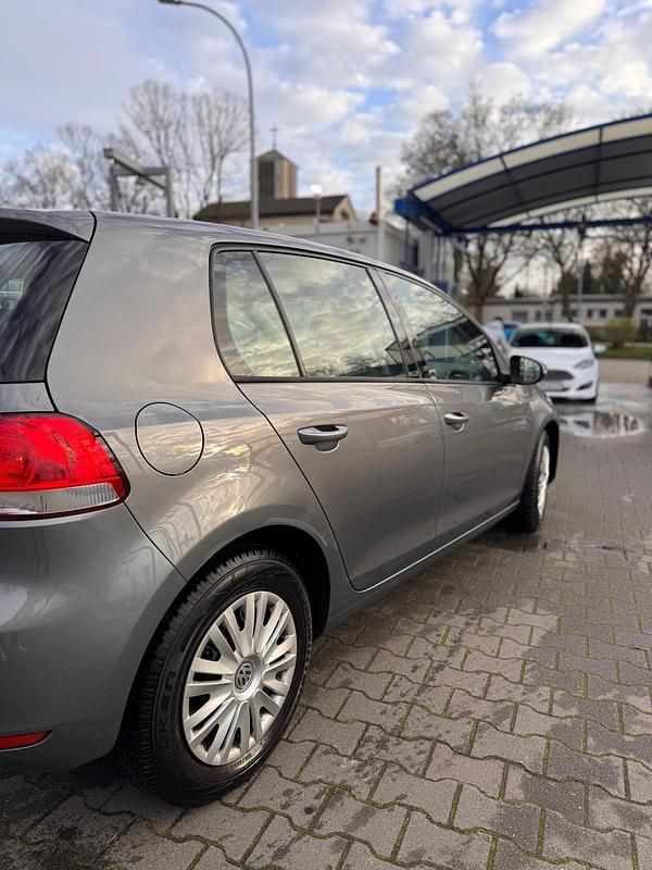 Gebraucht VW Golf VI 80 PS (58 kW) 2010 Grau Kleinwagen