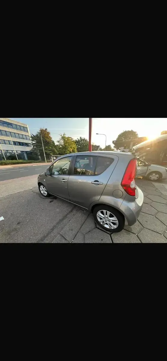 Gebraucht Opel Agila 94 PS (69 kW) 2011 Grau Kleinwagen