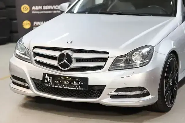 Gebraucht Mercedes C250 204 PS (150 kW) 2011 Iridiumsilber  metalliclack (metallic) Coupé