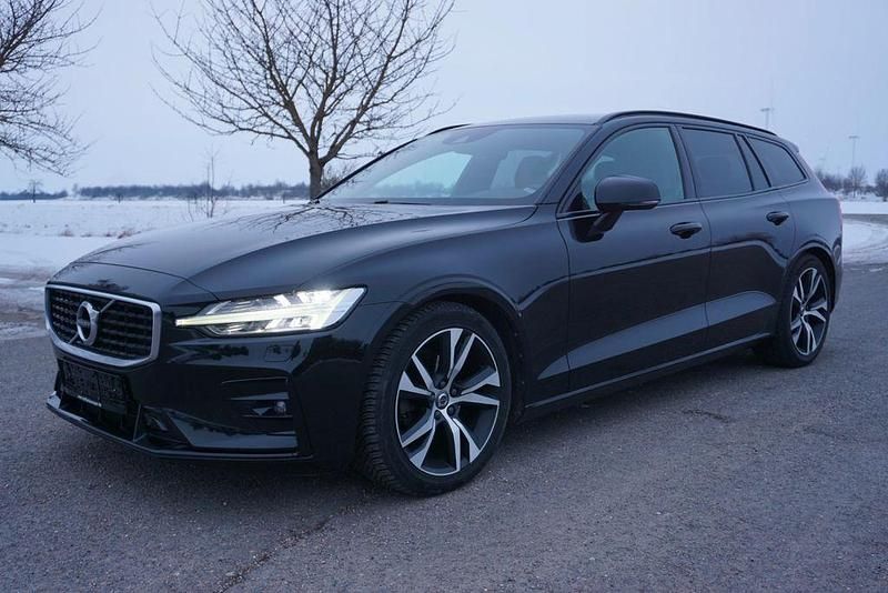 Gebraucht Volvo V60 R-Design 150 PS (110 kW) 2019 Schwarz Kombi