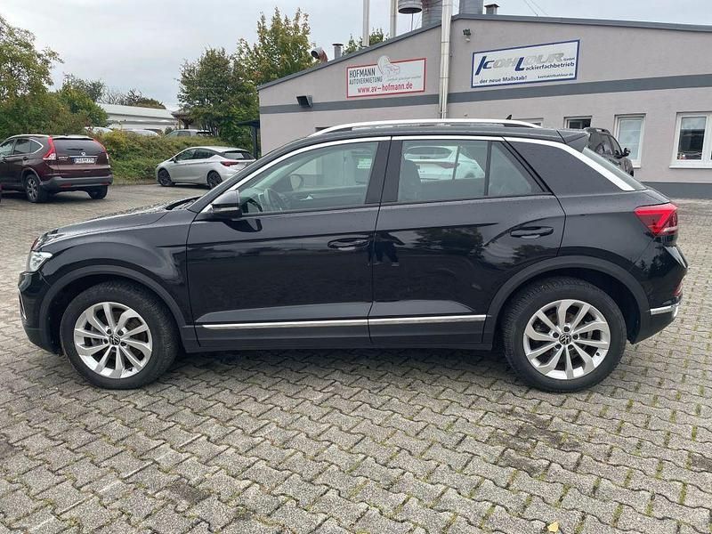 Gebraucht VW T-Roc Style 150 PS (110 kW) 2023 Deep black pearlescent (metallic) SUV