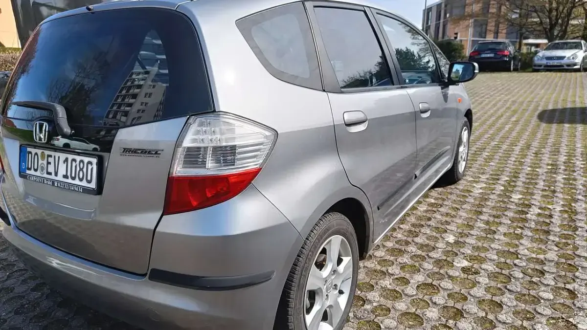 Gebraucht Honda Jazz 90 PS (66 kW) 2010 Silber Kleinwagen