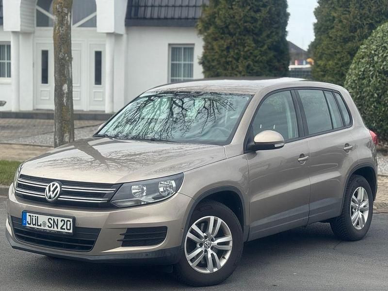 Gebraucht VW Tiguan Trendline 122 PS (89 kW) 2015 Beige SUV