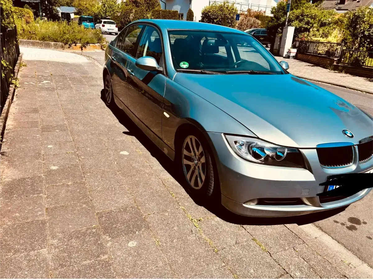 Gebraucht BMW 318 143 PS (105 kW) 2007 Grün Limousine