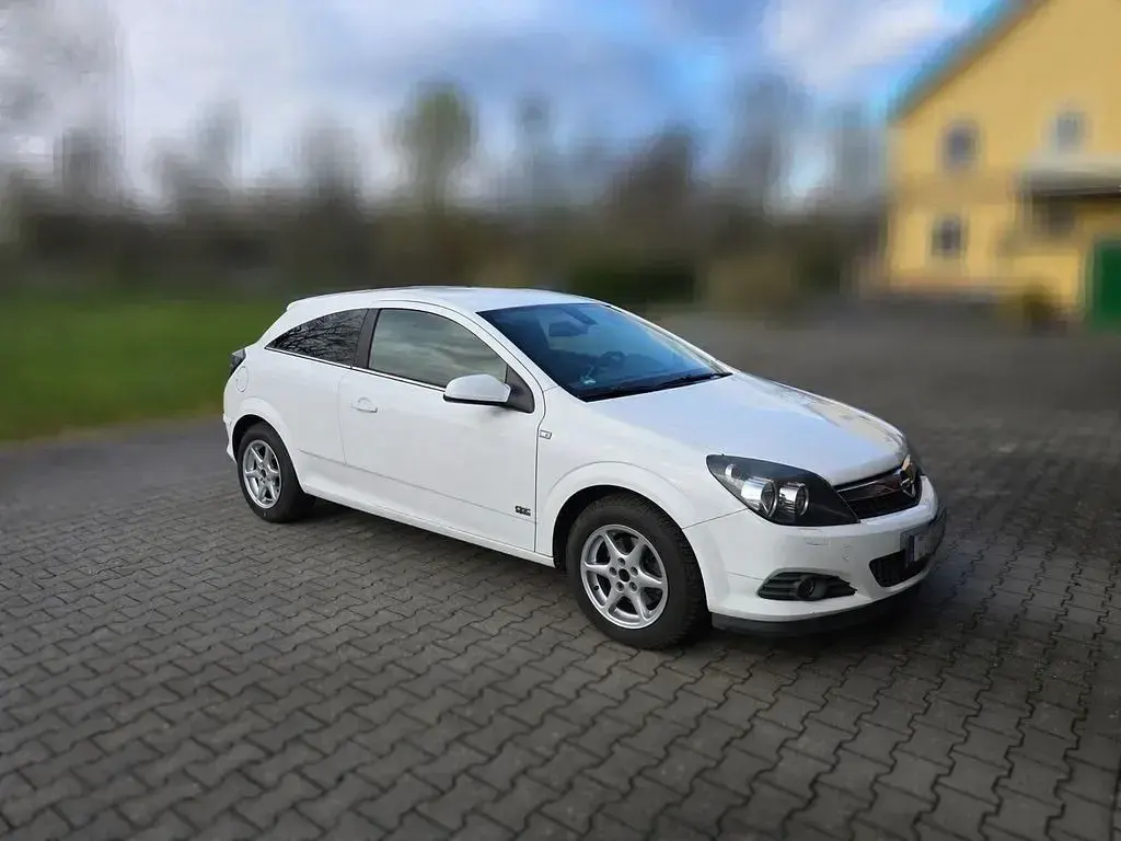 Gebraucht Opel Astra GTC Sport 116 PS (85 kW) 2009 Weiß Coupé