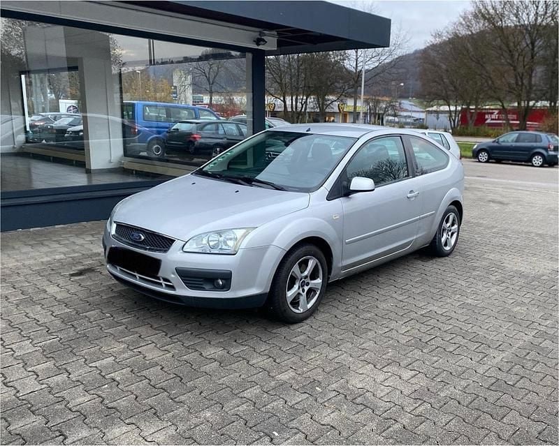 Silber Gebraucht 2006 Ford Focus Limousine | 1.899 € - Bild 1/4