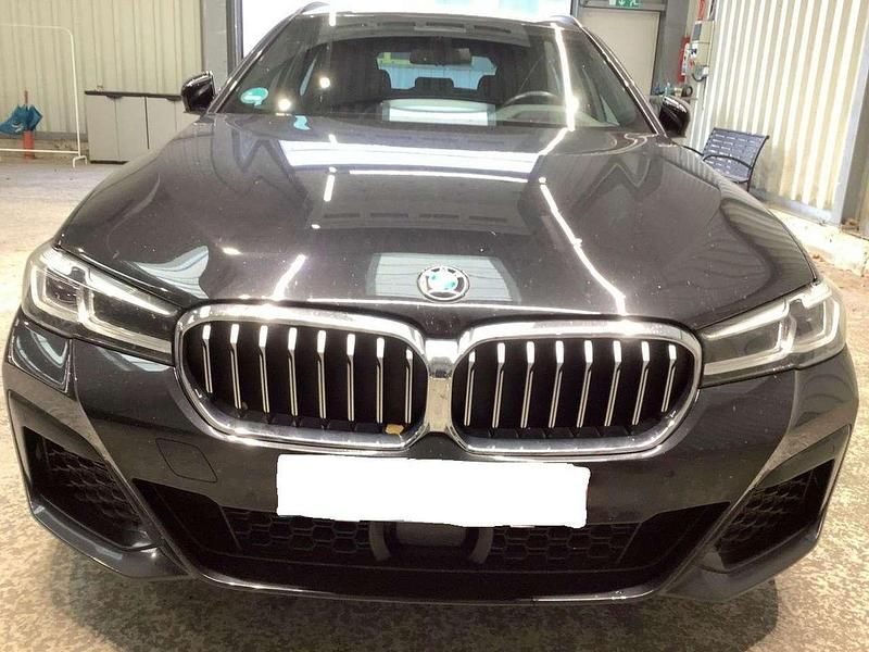 Schwarz Gebraucht 2022 BMW 540 M Sport Kombi | 36.250 € (Superpreis) - Bild 1/4