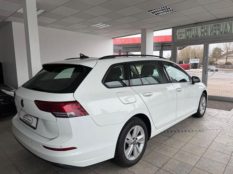 Gebraucht VW Golf VIII Life 116 PS (85 kW) 2023 Weiß Kombi