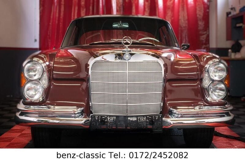 Rot Gebraucht 1966 Mercedes W111 | 55.000 € - Bild 1/4