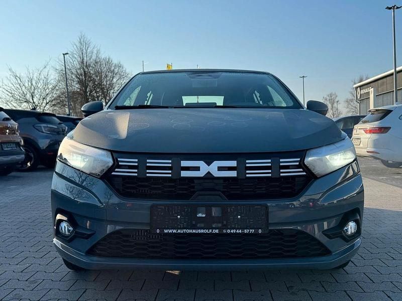 Gebraucht Dacia Sandero Expression 91 PS (66 kW) 2025 Grau Limousine
