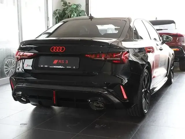Neu Audi RS3 Sport 400 PS (294 kW) 2026 Mythosschwarz metallic Limousine