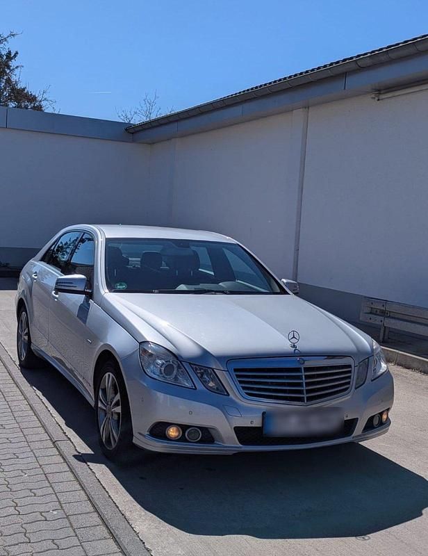 Gebraucht 2009 Mercedes E200 Limousine | 6.200 € - Bild 1/4