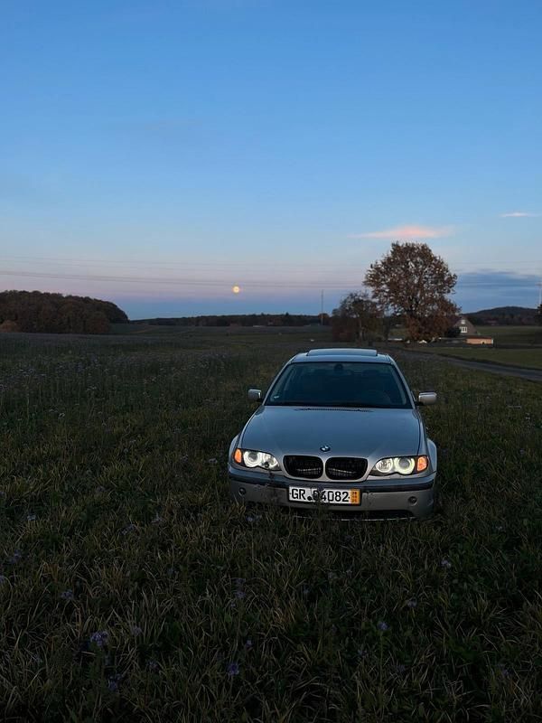 Silber Gebraucht 2006 BMW 320 Limousine | 1.600 € (Guter Preis) - Bild 1/4