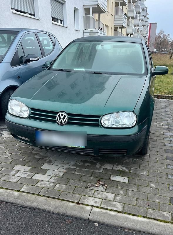 Grün Gebraucht 2000 VW Golf IV Kleinwagen | 550 € (Superpreis) - Bild 1/4