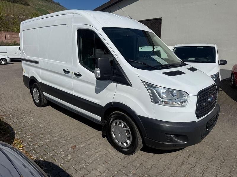 Gebraucht Ford Transit 131 PS (96 kW) 2018 Weiß Van / Kleinbus