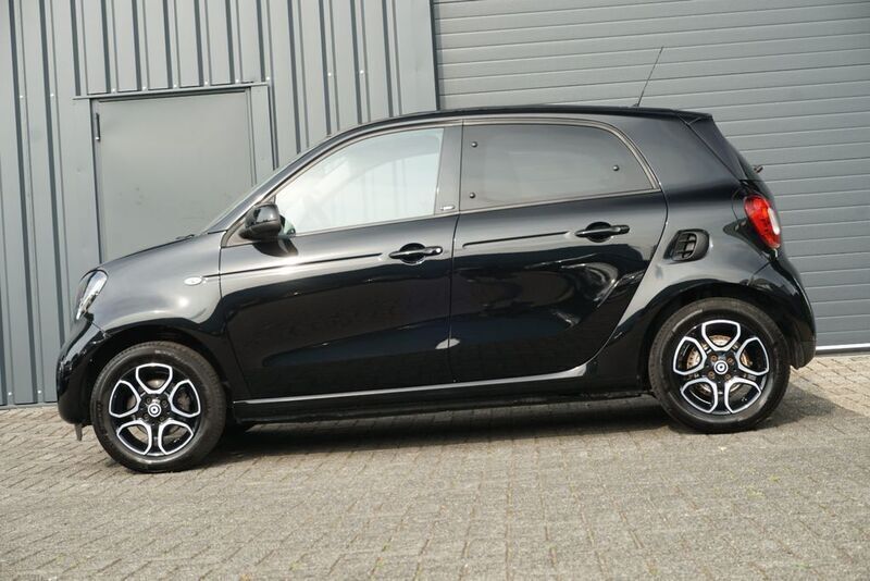 Gebraucht Smart ForFour Prime 90 PS (66 kW) 2019 Schwarz Kleinwagen