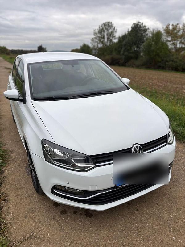 Weiß Gebraucht 2017 VW Polo Comfortline Kleinwagen | 7.777 € (Fairer Preis) - Bild 1/4