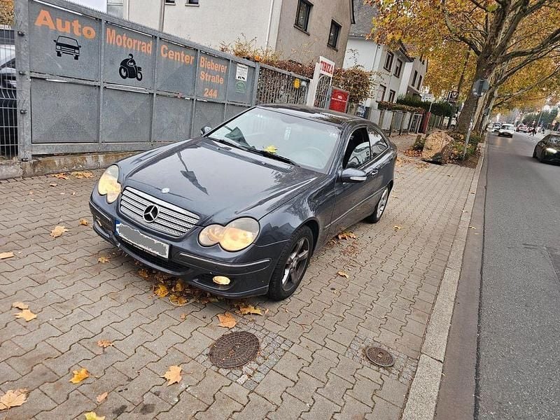 Gebraucht Mercedes C200 122 PS (89 kW) 2007 Grau Coupé