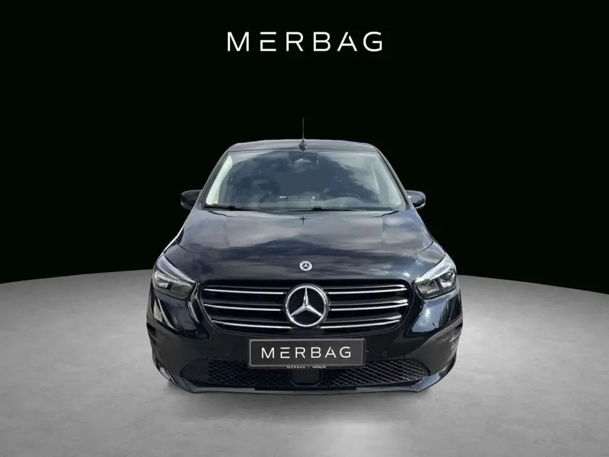 Gebraucht Mercedes T180 Progressive 116 PS (85 kW) 2025 Schwarz Van / Kleinbus