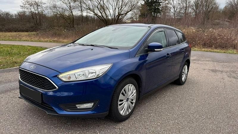 Gebraucht Ford Focus 122 PS (89 kW) 2015 Blau Limousine