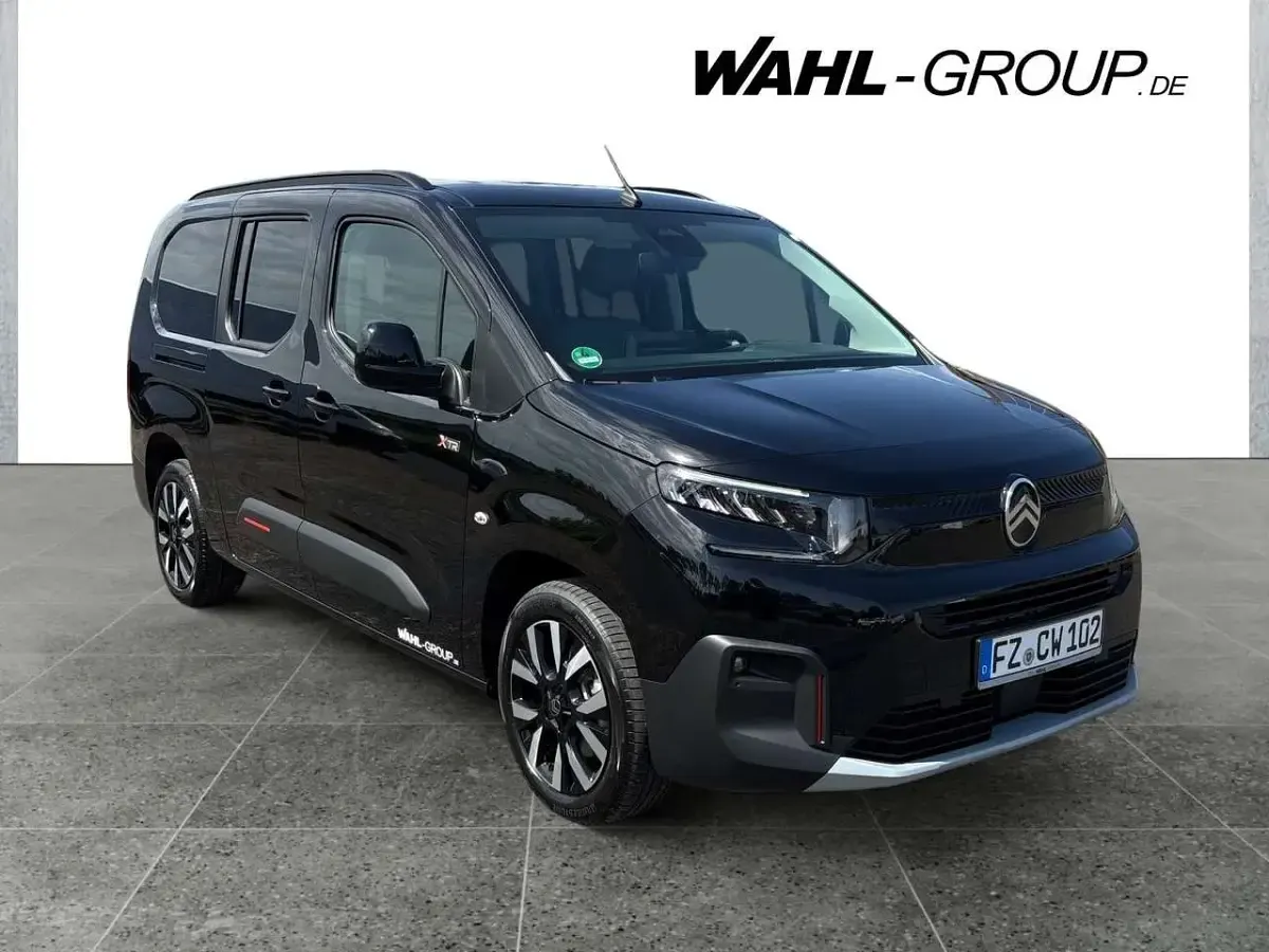 Gebraucht Citroën Berlingo 131 PS (96 kW) 2026 Lackierung schwarz perla nera/ Van / Kleinbus