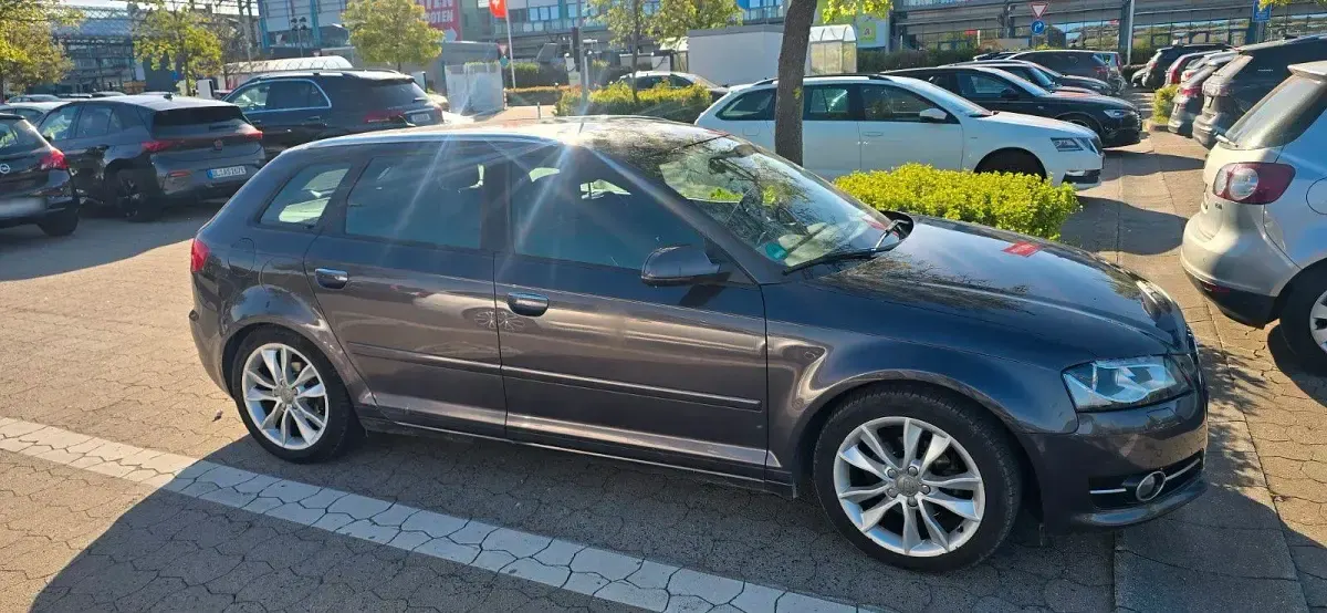 Gebraucht Audi A3 105 PS (77 kW) 2012 Violet Kleinwagen