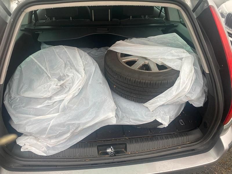 Gebraucht Ford Mondeo 120 PS (88 kW) 2023 Grau Kombi