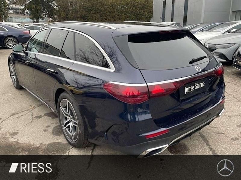 Gebraucht Mercedes E220 AMG 197 PS (144 kW) 2023 Metalliclack nautikblau metall Kombi