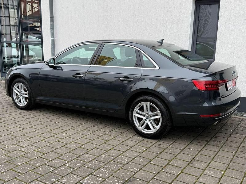Gebraucht Audi A4 Design 150 PS (110 kW) 2017 Grau Limousine