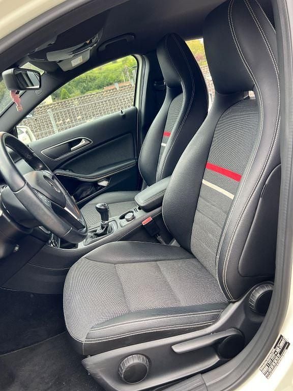 Gebraucht Mercedes A180 Edition 122 PS (89 kW) 2013 Weiß Limousine